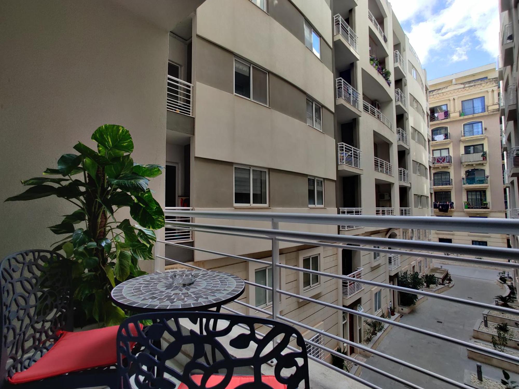 Апартаменты Depiro Point Deluxe - Modern, Designer 2 Minutes Away From Popular Seafront *